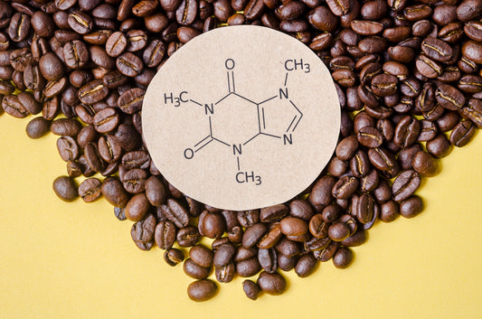 ¿QUÉ ES LA CAFEÍNA Y CUÁLES SON SUS BENEFICIOS?
